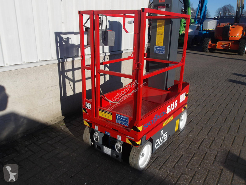 منصة تلسكوبية Skyjack SJ16