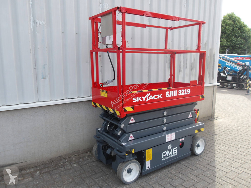 منصة تلسكوبية Skyjack SJ3219