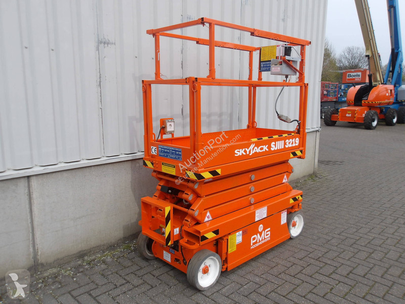 منصة تلسكوبية Skyjack SJ3219