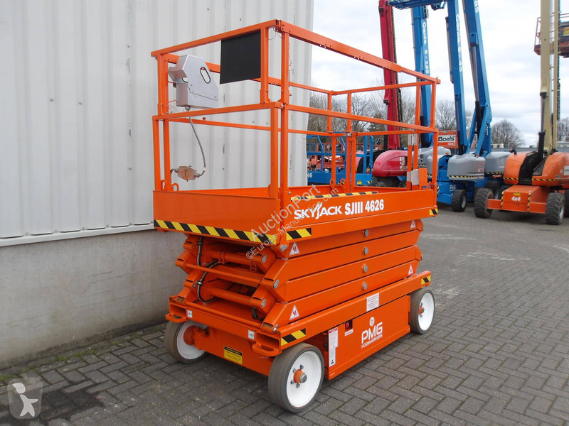 منصة تلسكوبية Skyjack SJ4626