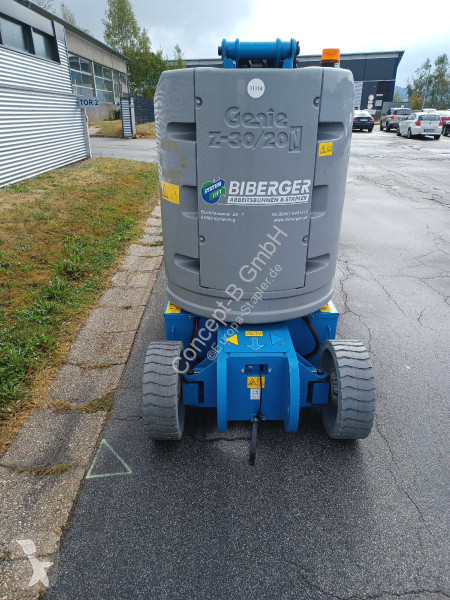 منصة تلسكوبية Genie Z30/20N RJ