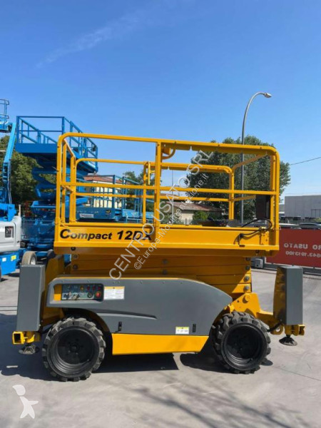 منصة تلسكوبية Haulotte 12DX