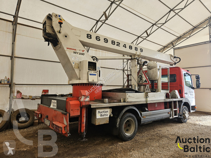 Lift Mercedes 815