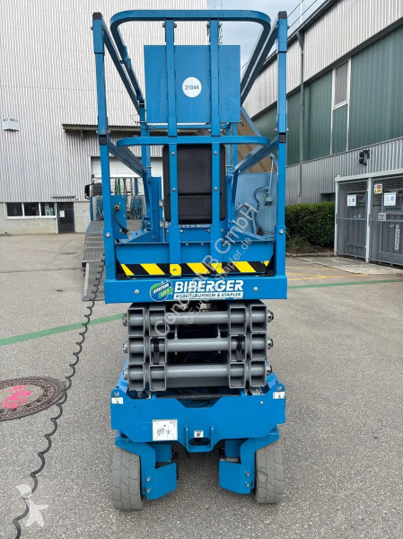 منصة تلسكوبية Genie GS 2632