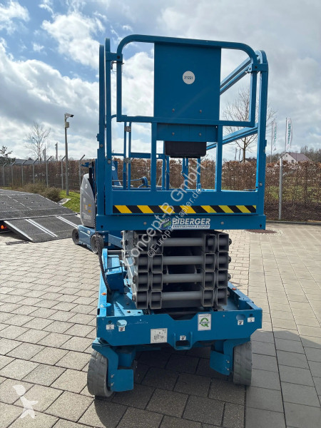 منصة تلسكوبية Genie GS 3246