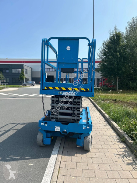 منصة تلسكوبية Genie GS 3246