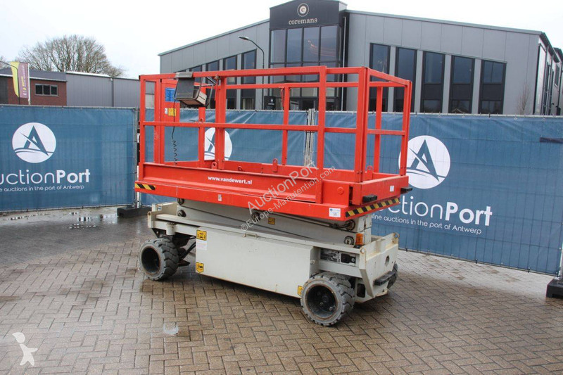 Plataforma elevadora Hollandlift MONOSTAR Y-64EL14