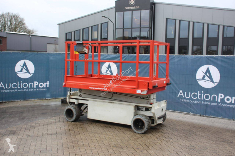 Plataforma elevadora Hollandlift MONOSTAR V-SAEL14