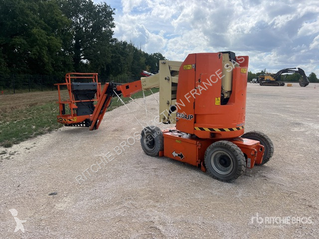 Автовишка JLG E300