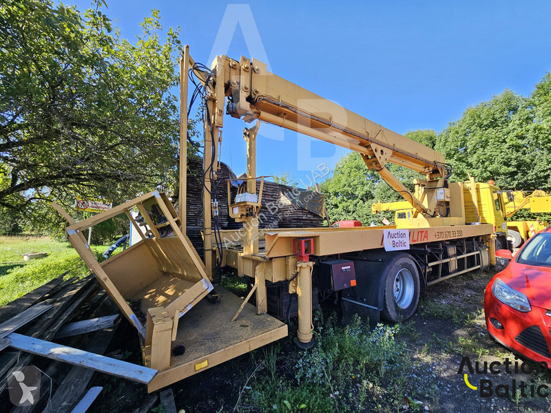 Plataforma elevadora MAN M90