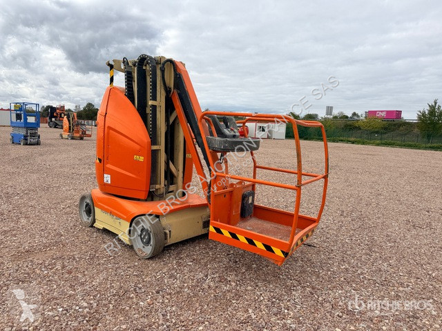 升降机 JLG 10E