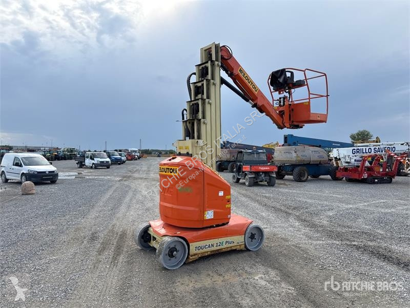 升降机 JLG 12E Vertical Mast Lift