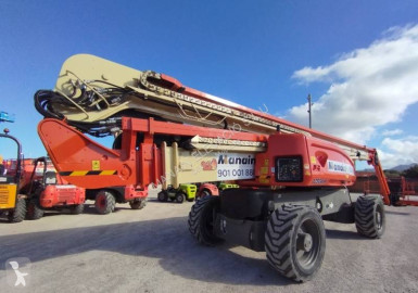 Skylift ledad JLG