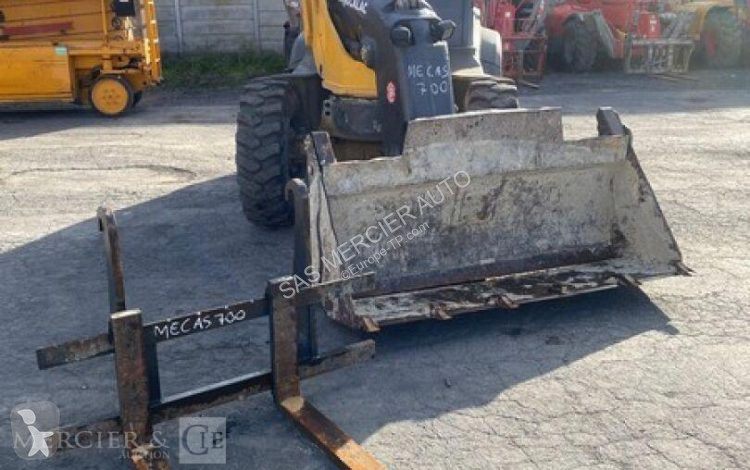Incarcator  chargeuse a tourelle articulee diesel
