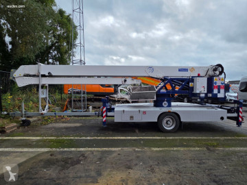Hoogwerker op vrachtwagen scharnierend Klaas