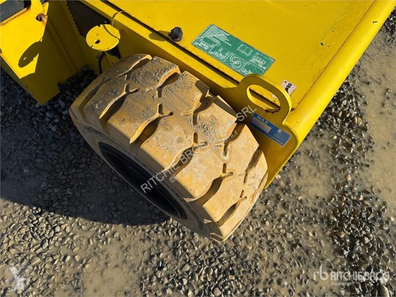 升降机 Airo A12E Electric Articulating Boom Lift