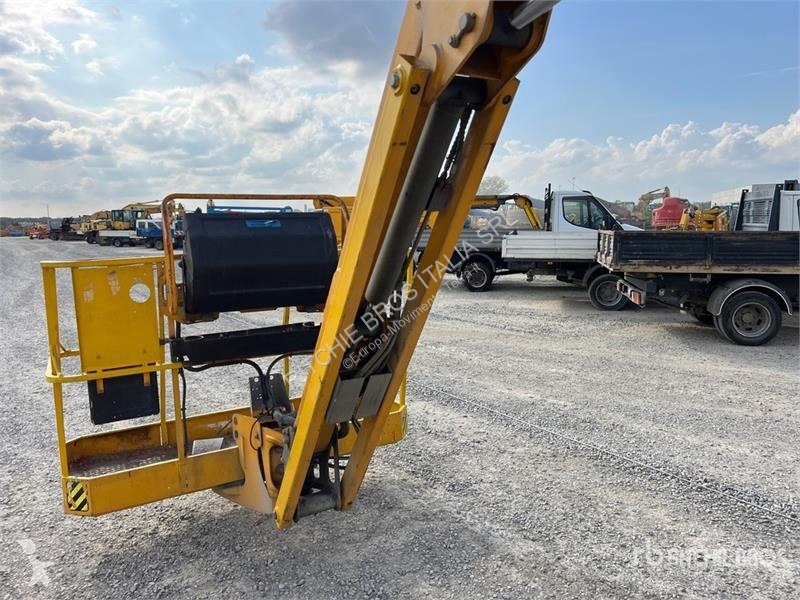 Plataforma elevadora Haulotte HA20RTJ Diesel...