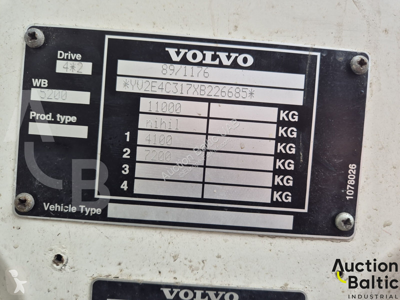 منصة تلسكوبية Volvo FL6 110