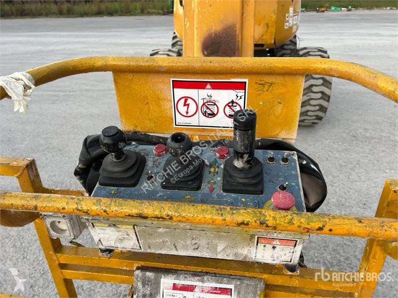 Lift Haulotte HA16PX Diesel Articulating Boom Lift