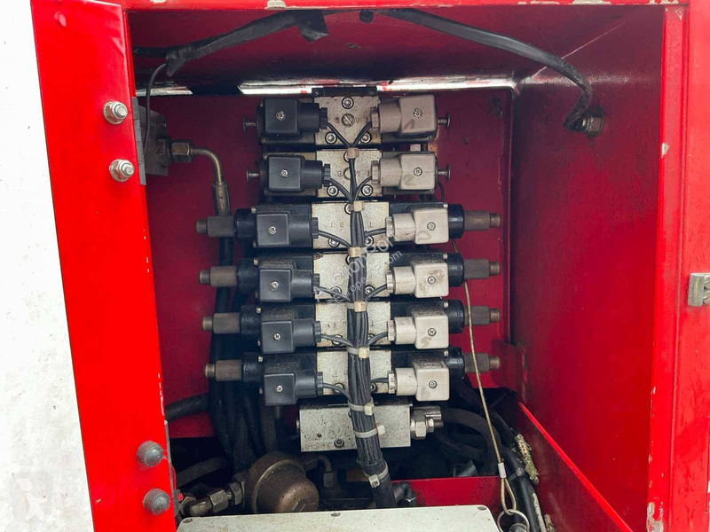 Plataforma elevadora Teupen LEO 26 H
