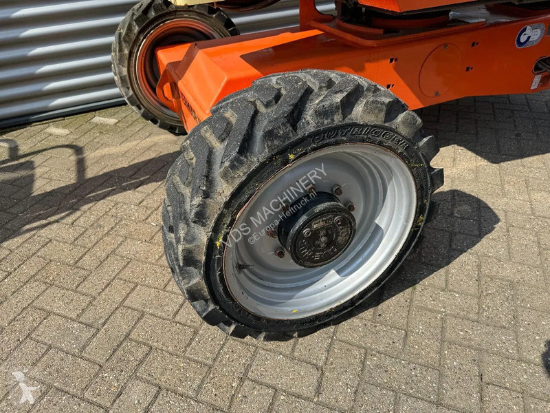 Nacelle JLG Hoogwerker Knikarmhoogwerker