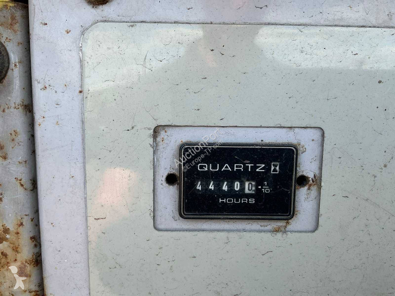 Plataforma elevadora Aichi SR210