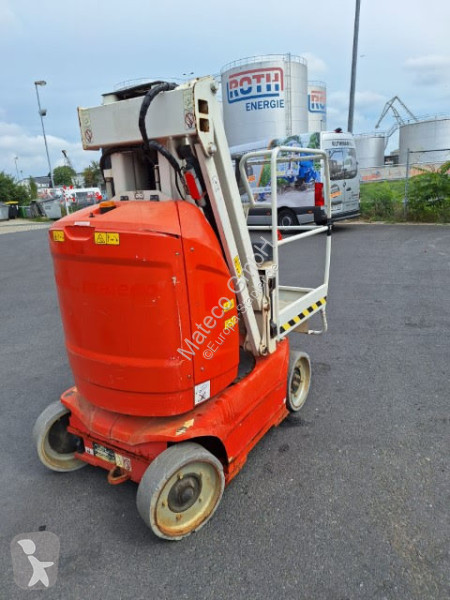 منصة تلسكوبية JLG TOUCAN 8E