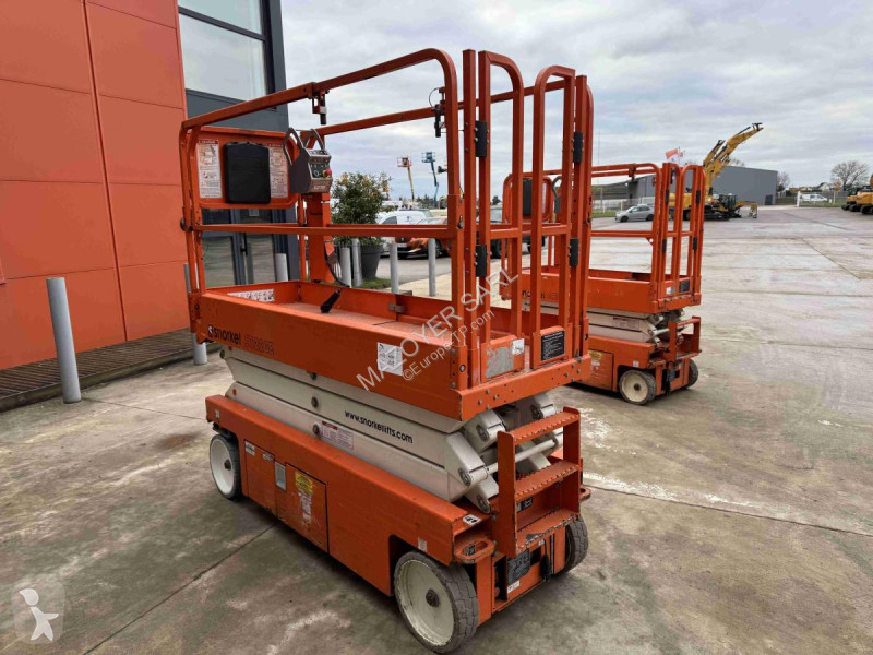 منصة تلسكوبية Snorkel  SE3220E