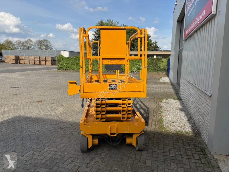Nacelle Genie Electrical scissorlift 2005 Year