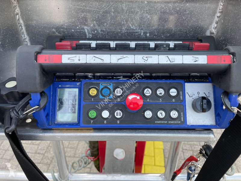 منصة تلسكوبية Hinowa Lightlift 23.12 IIIS
