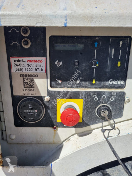 منصة تلسكوبية Genie GS-2668 RT