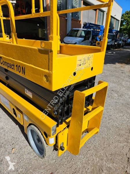 منصة تلسكوبية Haulotte Compact 10 N
