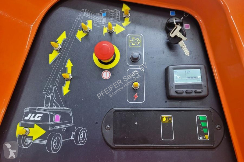 منصة تلسكوبية JLG Quad Tracks Also Available...