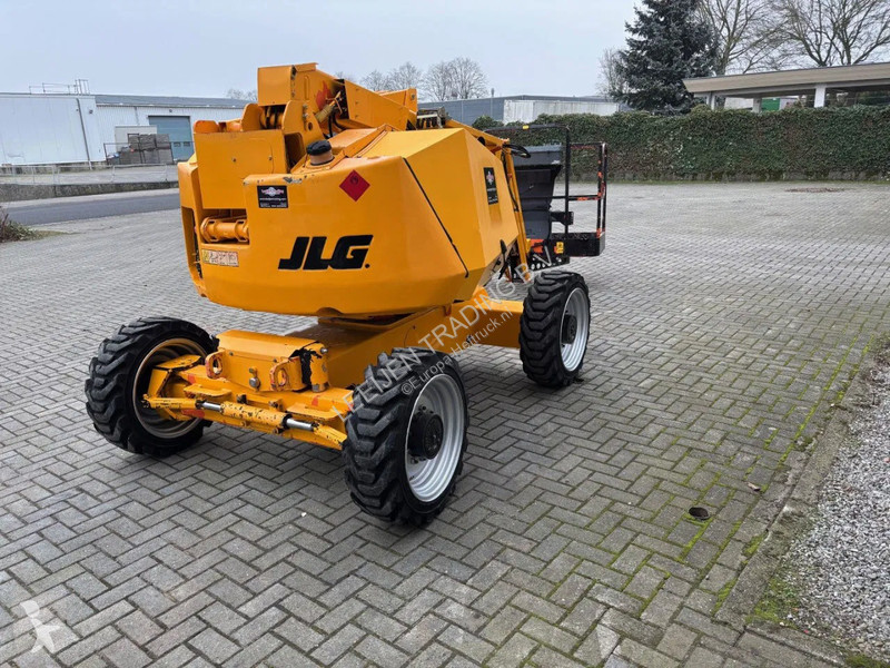 منصة تلسكوبية JLG Diesel 4x4 articulated...