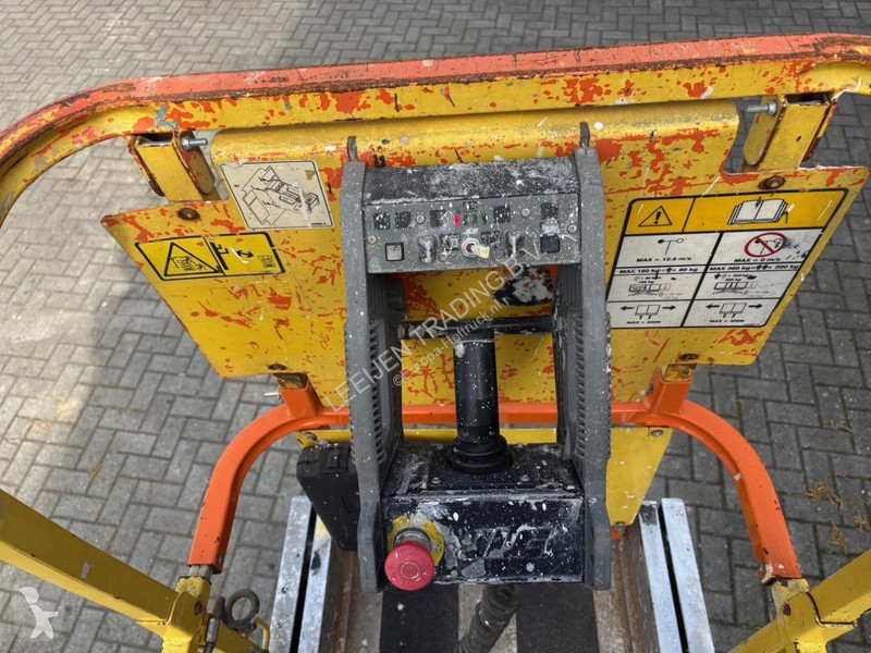 منصة تلسكوبية JLG Electric scissorlift 2010 year