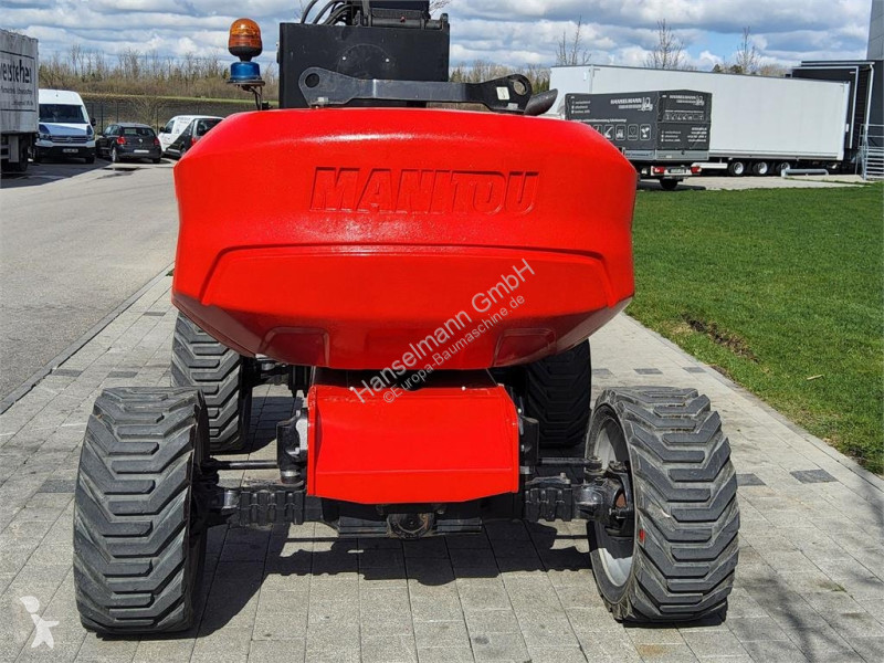 Автовышка Manitou