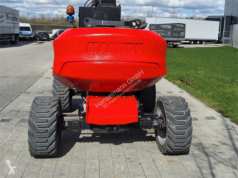 Автовышка Manitou