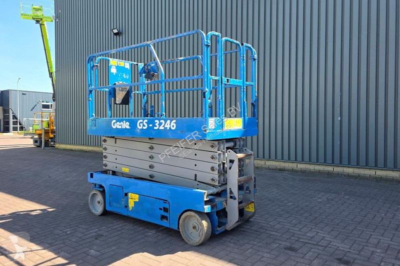 منصة تلسكوبية Genie GS3246 Electric, Working...