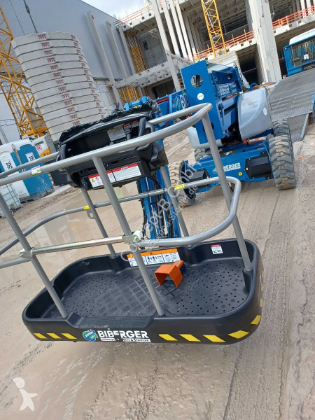 منصة تلسكوبية Niftylift HR17NE