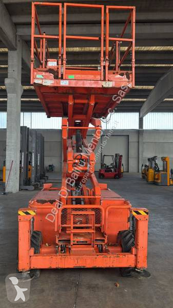 منصة تلسكوبية Skyjack SJ 6826RT