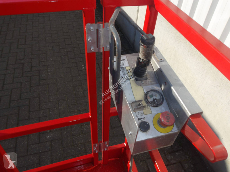منصة تلسكوبية Skyjack SJ16