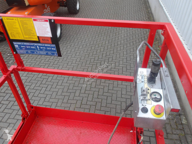منصة تلسكوبية Skyjack SJ4632