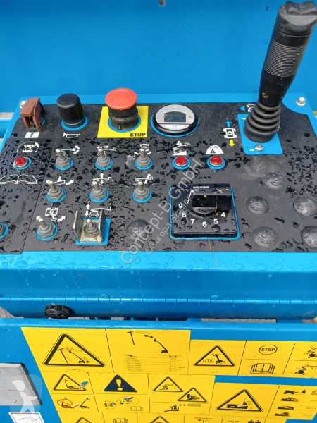 منصة تلسكوبية Genie Z30/20N RJ