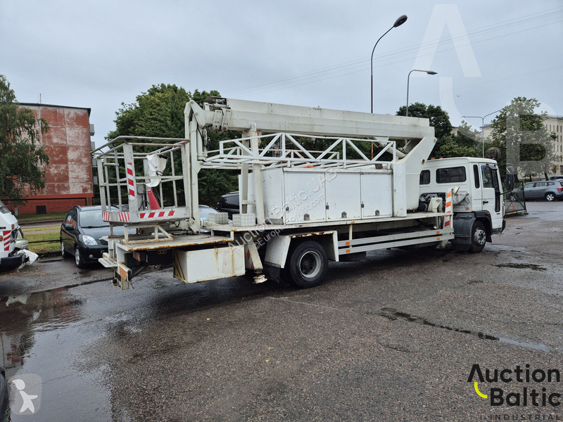 منصة تلسكوبية Volvo FL6 110