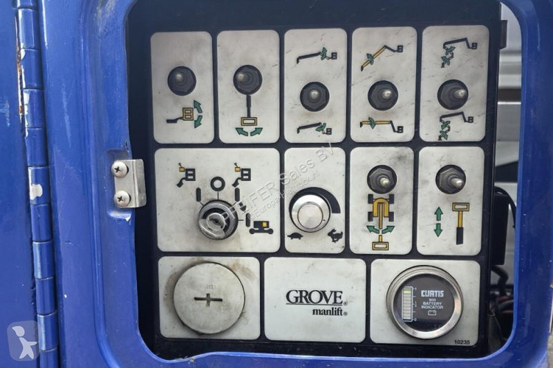 منصة تلسكوبية Grove AMZ51E Electric, 4x2 Drive,...