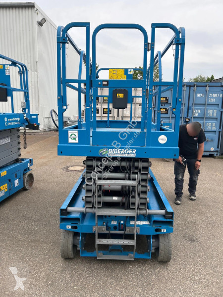 منصة تلسكوبية Genie GS 3246