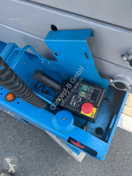 منصة تلسكوبية Genie GS 3246