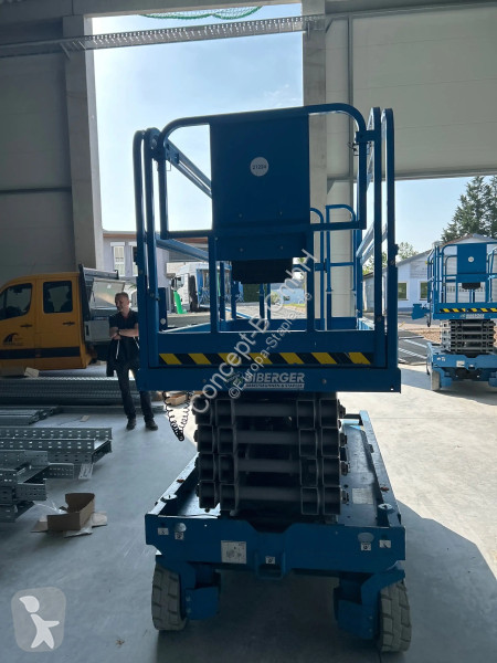 منصة تلسكوبية Genie GS 3246