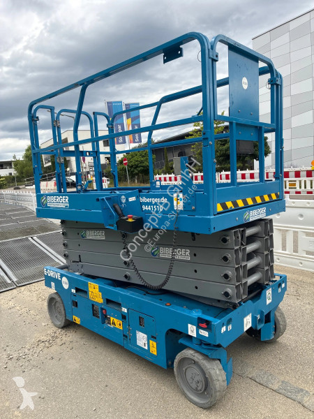 منصة تلسكوبية Genie GS 3246