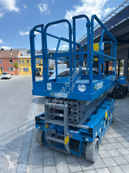 منصة تلسكوبية Genie GS 2646 E-Drive